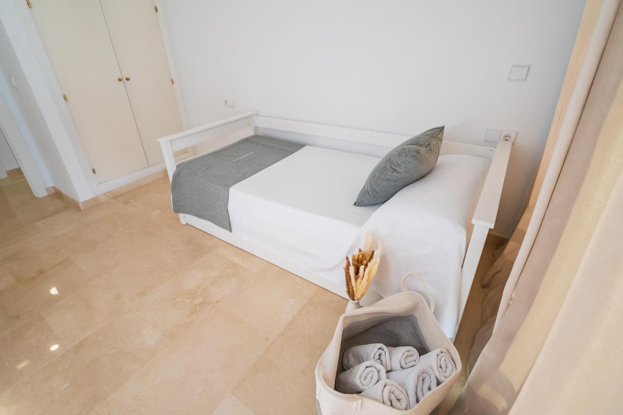 Torre Pinar 18-b Apartment